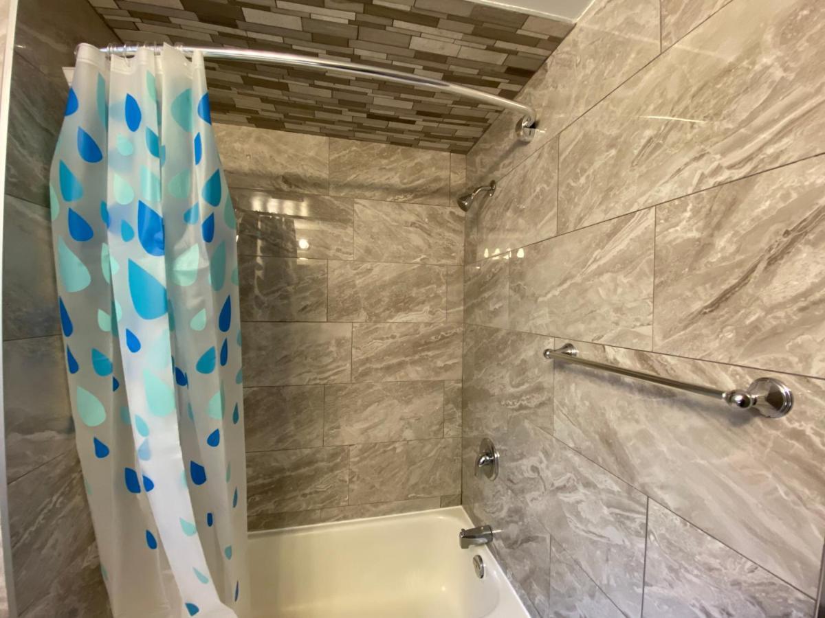 Yonge And Finch Subway !U Spacious & Cozy Private Bdr With Shared Bathroom Τορόντο Εξωτερικό φωτογραφία